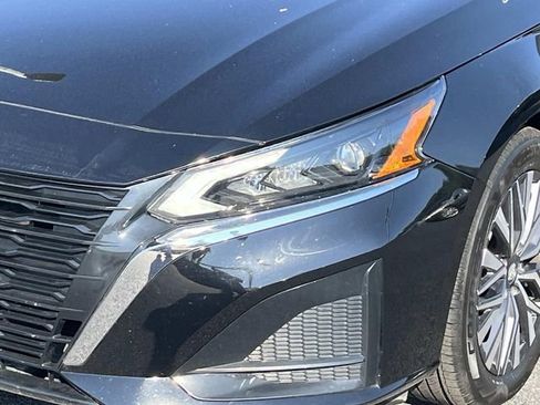Used 2025 Nissan Altima 2.5 SV FWD image 10