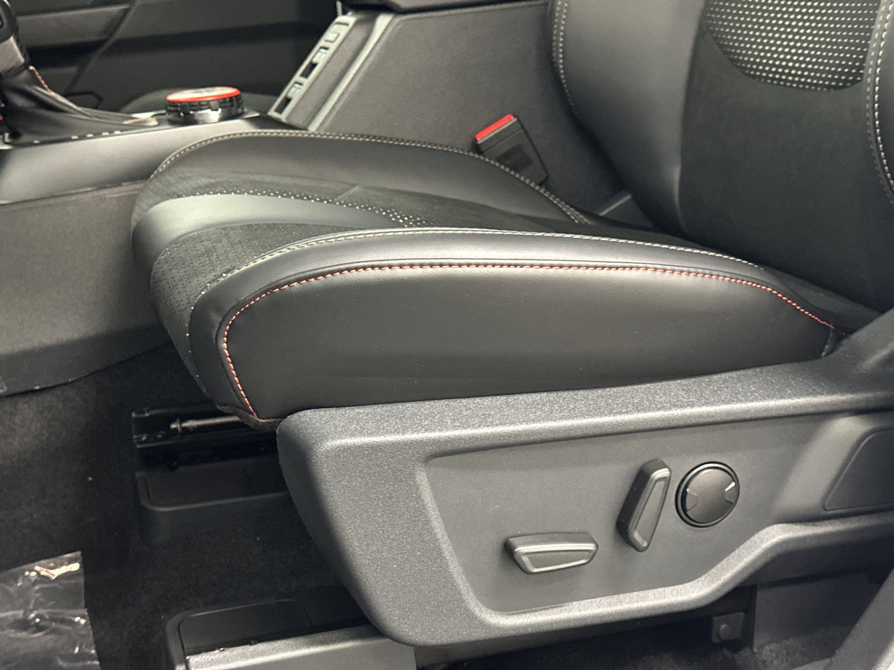 New 2025 Ford Bronco Raptor w/ Interior Carbon Fiber Pack AWD/4WD image 18