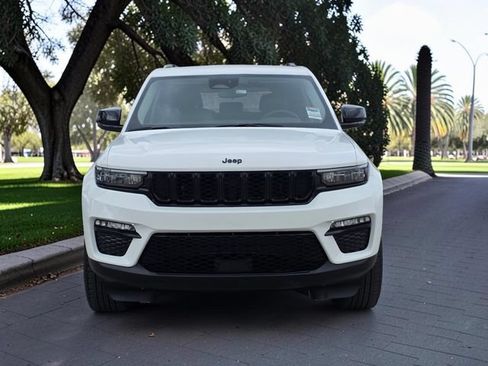 Used 2023 Jeep Grand Cherokee Limited w/ Black Appearance Package AWD/4WD image 3