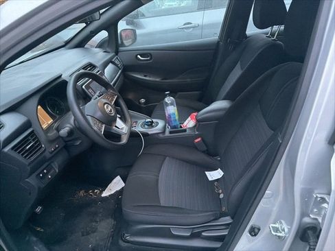 Used 2023 Nissan Leaf S image 8