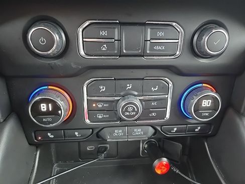 Used 2022 Chevrolet Tahoe RST w/ Luxury Package image 36