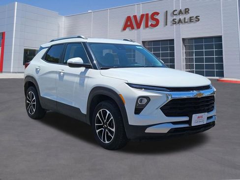 Used 2025 Chevrolet TrailBlazer LT AWD/4WD image 9