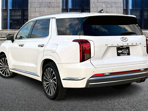 Used 2024 Hyundai Palisade Calligraphy image 10