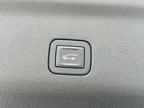 Used 2024 Chevrolet Tahoe High Country AWD/4WD image 15