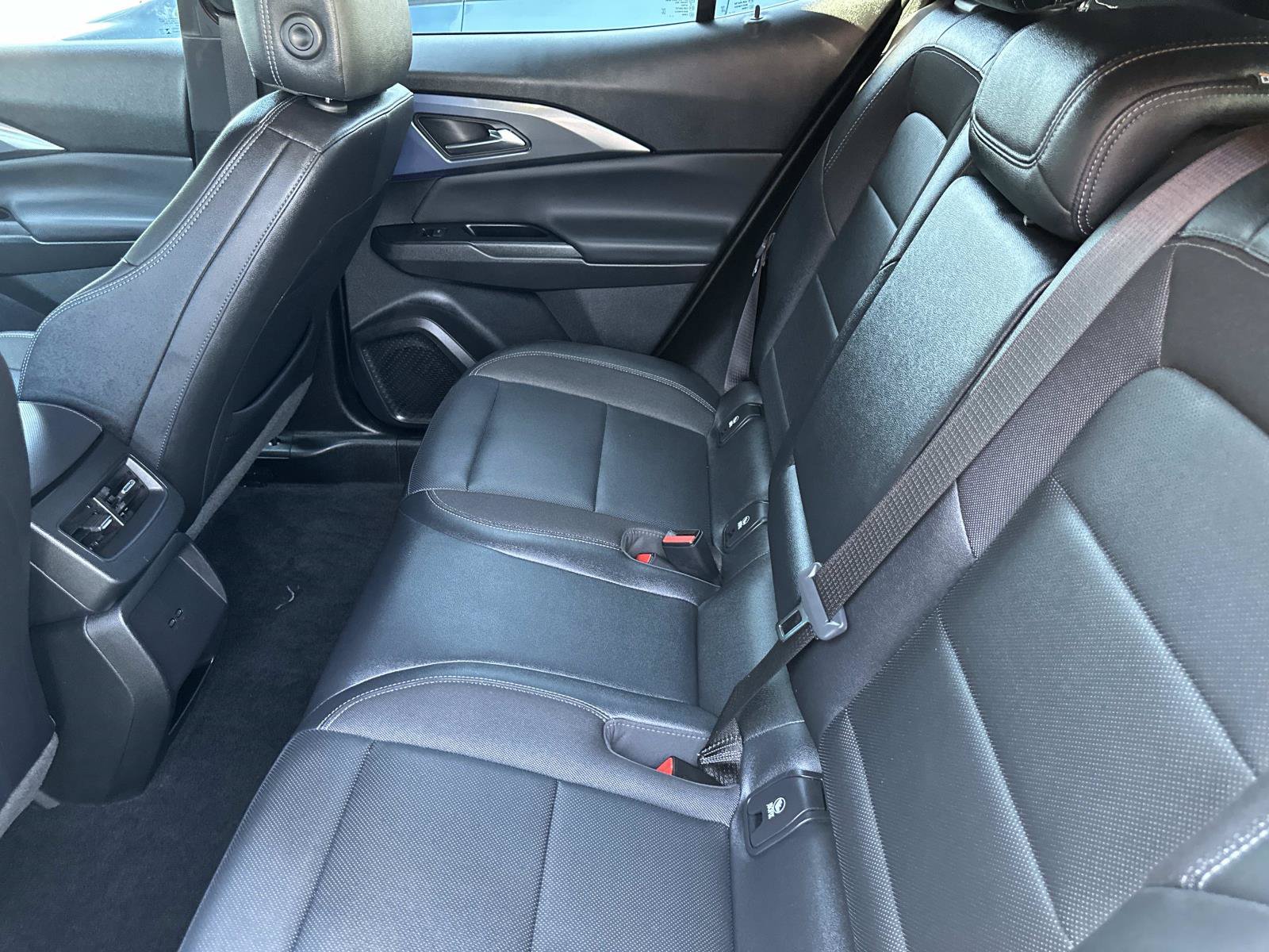 Used 2024 Chevrolet Equinox EV LT FWD image 26
