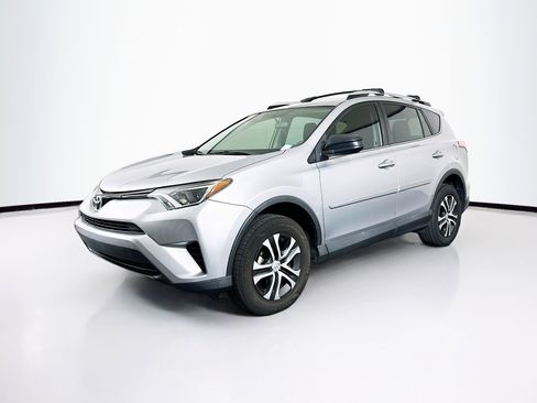 Used 2016 Toyota RAV4 LE image 3
