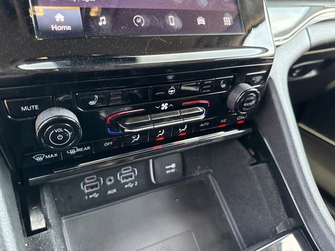 Used 2022 Jeep Grand Cherokee L Laredo w/ Luxury Tech Group I image 28