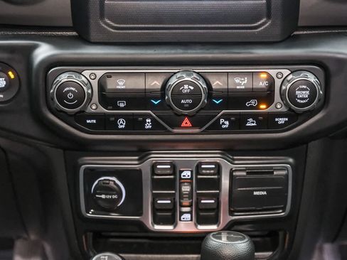 Used 2021 Jeep Gladiator Sport AWD/4WD image 14