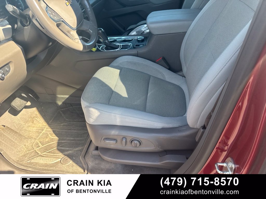 Used 2020 Chevrolet Traverse LT FWD image 8