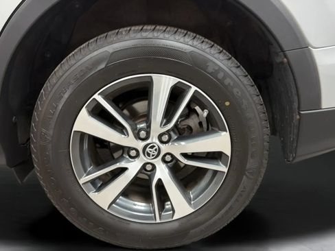 Used 2016 Toyota RAV4 XLE AWD/4WD image 29