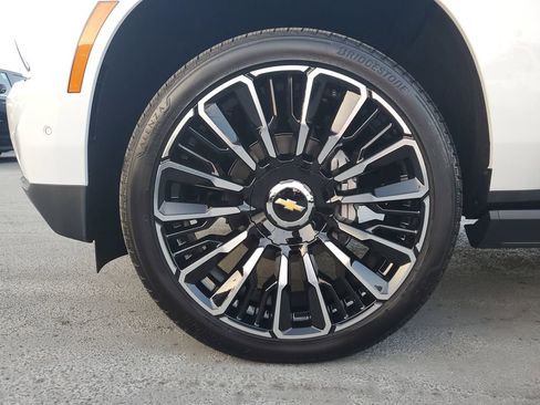 New 2026 Chevrolet Suburban High Country image 6