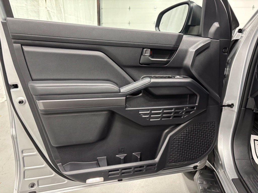 Used 2026 Toyota 4Runner SR5 AWD/4WD image 8