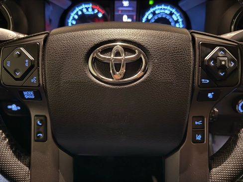 Used 2021 Toyota Tacoma TRD Sport image 18