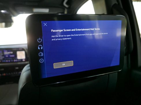 Used 2025 Chevrolet Suburban High Country image 26