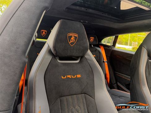 Used 2024 Lamborghini Urus Performante AWD/4WD image 35