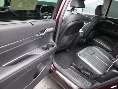 Used 2024 Hyundai Palisade Limited image 19