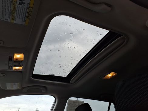 Used 2019 Subaru Outback 2.5i Premium image 11