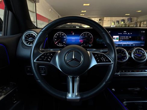 Used 2025 Mercedes-Benz GLB 250 4MATIC image 42