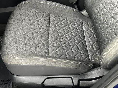 Certified 2025 Nissan Kicks SV FWD image 12