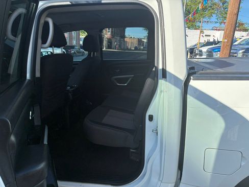 Used 2020 Nissan Titan SV w/ SV Convenience Package AWD/4WD image 11
