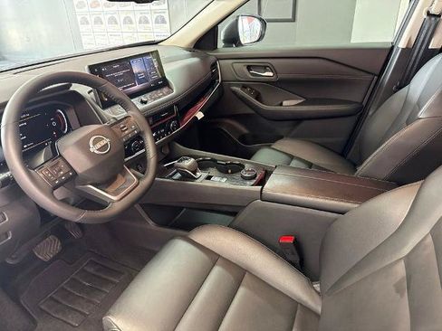 Certified 2025 Nissan Rogue SL AWD/4WD image 12