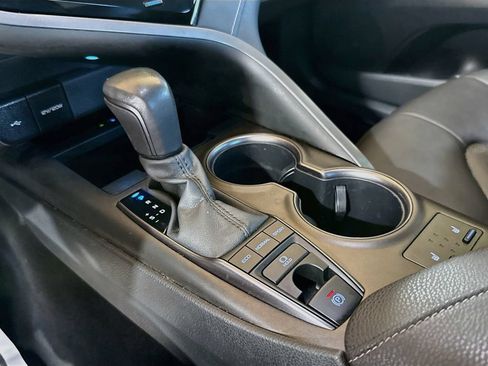 Used 2023 Toyota Camry XSE FWD image 17