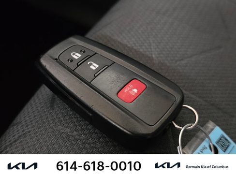 Used 2020 Toyota RAV4 XLE w/ XLE Grade Weather Package AWD/4WD image 33