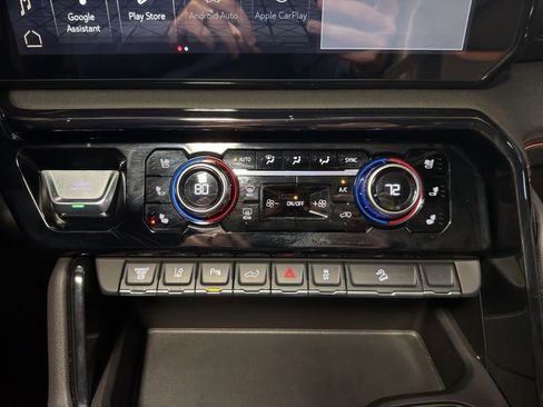 Used 2025 GMC Sierra 3500 AT4 w/ Technology Package AWD/4WD image 13