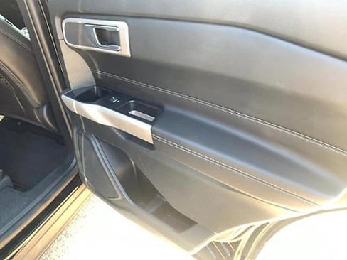 Used 2024 Ford Explorer XLT w/ Equipment Group 202A image 12