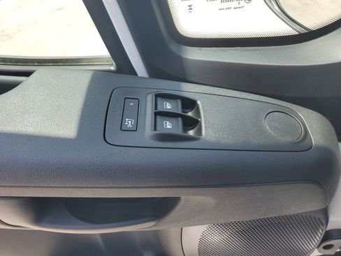 Used 2025 RAM ProMaster 2500 FWD image 27