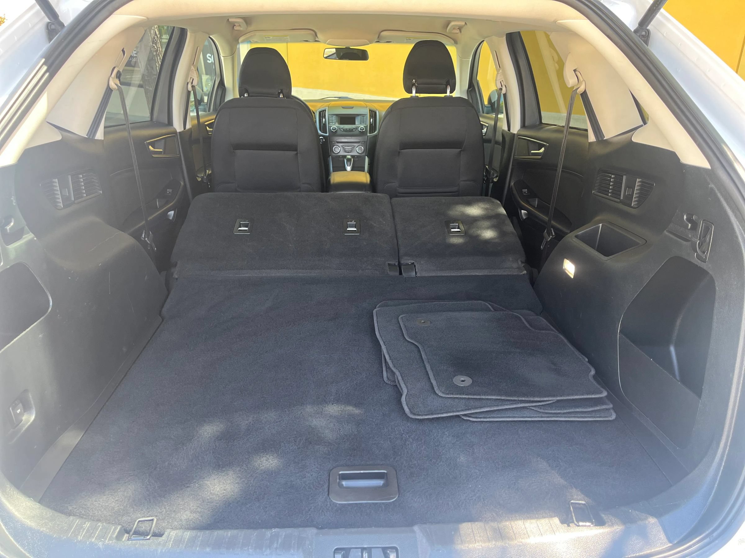 Used 2018 Ford Edge SE FWD image 19