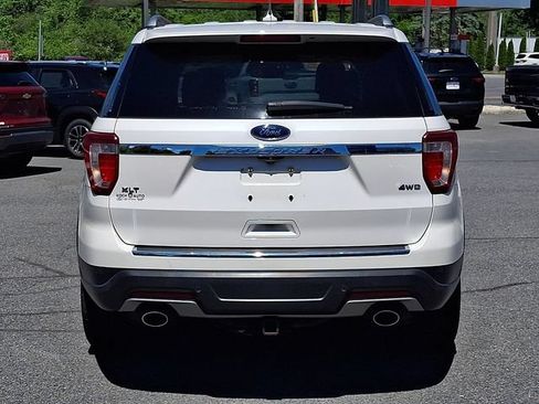 Used 2018 Ford Explorer XLT w/ Equipment Group 202A AWD/4WD image 5