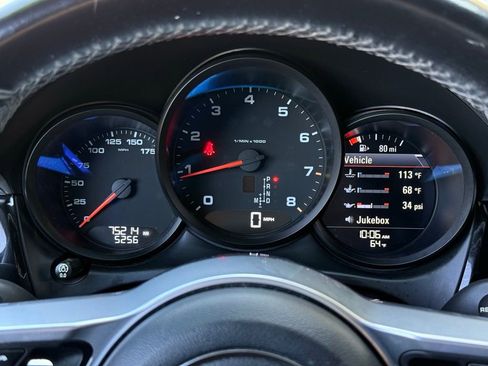 Used 2018 Porsche Macan AWD/4WD image 9