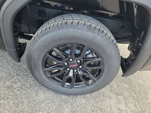 New 2026 GMC Sierra 1500 Elevation image 8