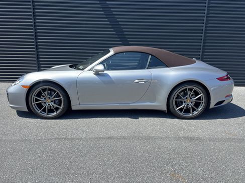 Used 2017 Porsche 911 Carrera image 2
