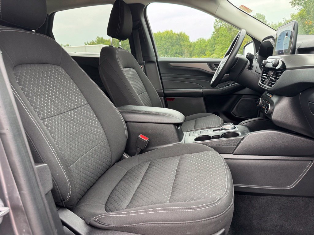 Certified 2023 Ford Escape Active AWD/4WD image 17