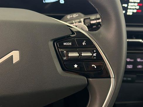 New 2026 Kia Niro EX FWD image 29
