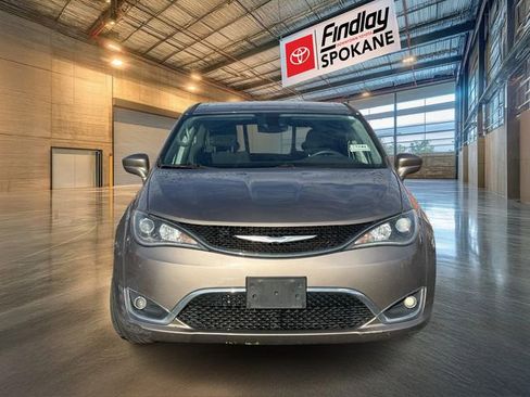 Used 2018 Chrysler Pacifica Touring Plus w/ Tire & Wheel Group image 2