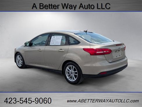 Used 2016 Ford Focus SE FWD image 3