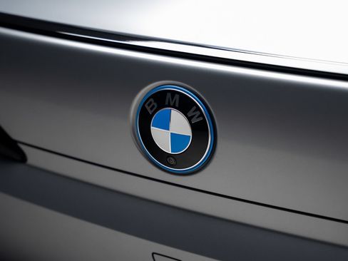 Used 2023 BMW i7 xDrive60 AWD/4WD image 30