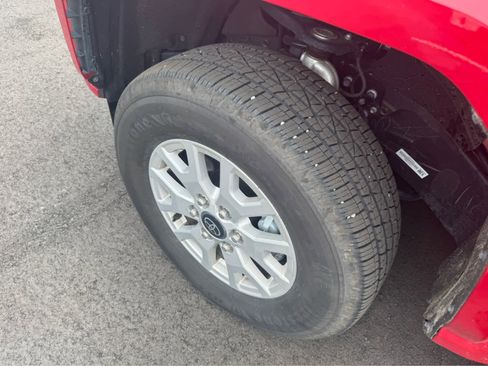 Used 2025 Toyota Tacoma SR5 AWD/4WD image 8