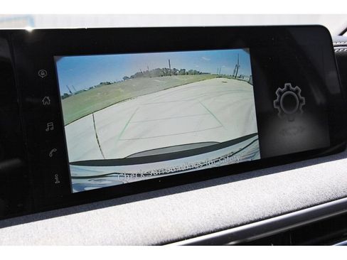 Used 2025 Nissan Kicks SV AWD/4WD image 25