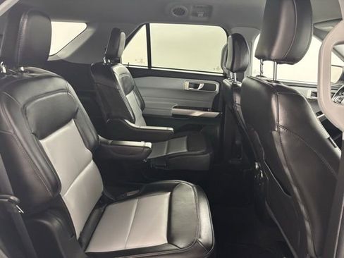 Used 2023 Ford Explorer XLT w/ Equipment Group 202A image 15