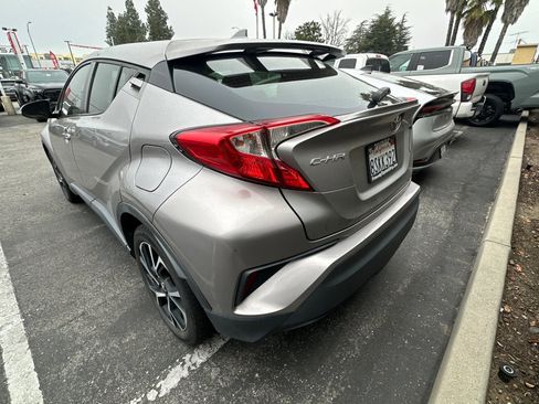 Used 2018 Toyota C-HR XLE image 4