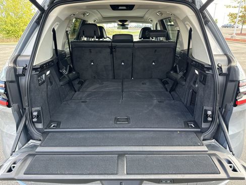 Used 2025 BMW X7 xDrive40i image 33