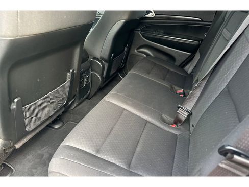 Used 2020 Jeep Grand Cherokee Laredo image 13