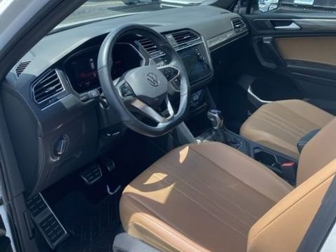 Used 2022 Volkswagen Tiguan SE R-Line FWD image 14