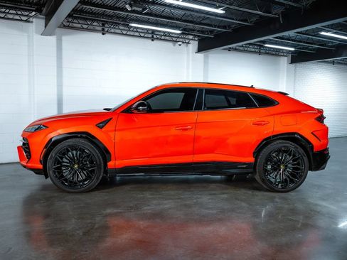 Used 2025 Lamborghini Urus SE AWD/4WD image 5