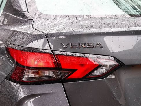 Used 2023 Nissan Versa SV image 9