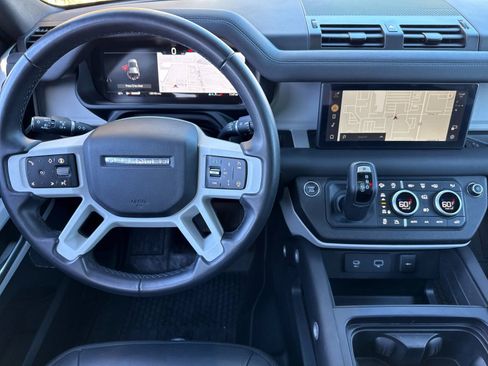 Used 2024 Land Rover Defender 110 S image 15